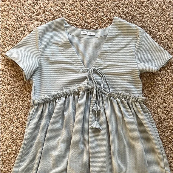 Princess Polly Tie Front Summer Dress☀️ - Picture 2 of 3